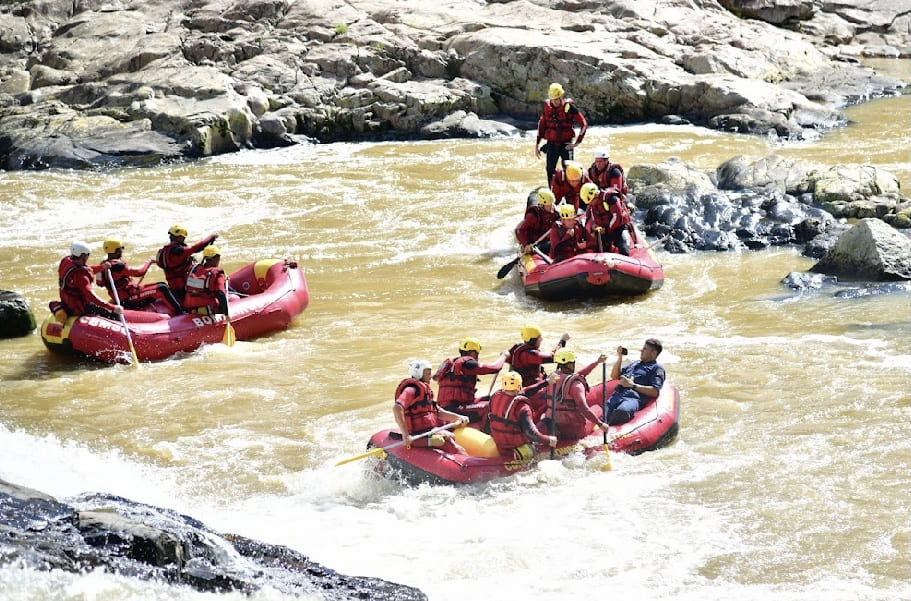 Blumenau recebe simulado inédito que prepara os bombeiros para enchentes provocadas pelo El Niño