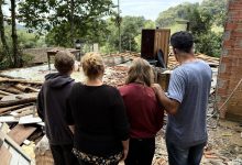 Após ver a casa desabar, família de Indaial luta para recomeçar do zero