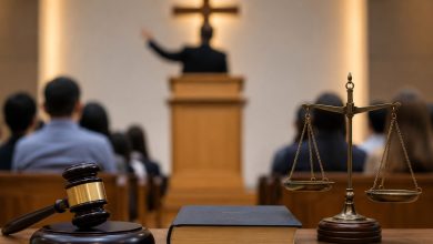 Pastor e igreja são condenados após expor passado criminal de fiel durante culto em SC