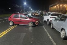Motorista embriagado é preso após bater em dois veículos e resistir à abordagem em Ascurra