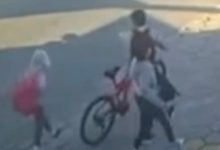 Crianças denunciam que pai as mantinha com a cabeça sob o chuveiro como castigo em SC