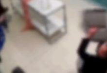 Mulher se revolta após "perder dinheiro" em lavanderia e destrói objetos do estabelecimento em Blumenau
