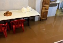 Temporal em SC provoca alagamentos, destelha casas e deixa família desalojada