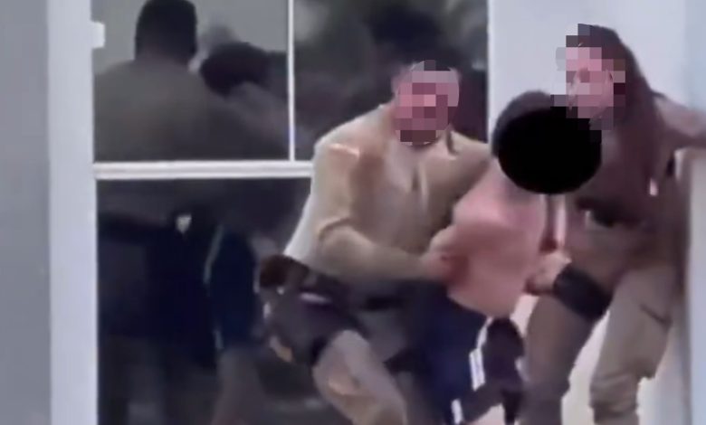 Telhado desaba durante ação da PM e deixa agentes feridos em SC