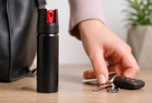 Nova lei libera compra de spray de defesa pessoal por mulheres maiores de 18 anos em todo o país
