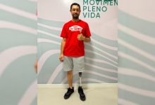 Pedreiro de SC recebe prótese doada por Luciano Hang e inicia nova fase após história de superação