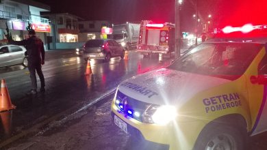 Duas colisões entre carros e motos são registradas em menos de 10 minutos na mesma rua em Pomerode