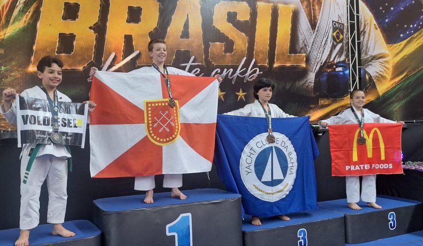 Indaial sobe ao pódio 12 vezes na Copa do Brasil de Karatê