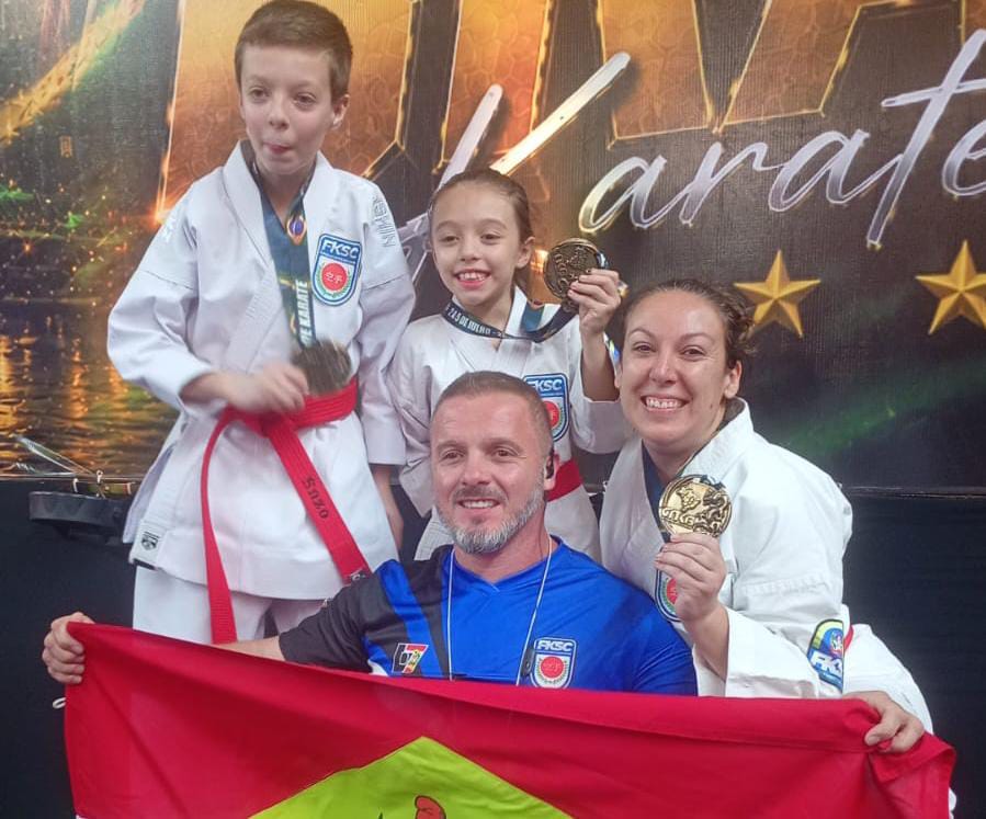 Indaial sobe ao pódio 12 vezes na Copa do Brasil de Karatê