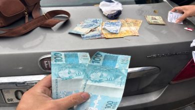Suspeito de repassar notas falsas é localizado pela PM e levado à Polícia Federal após abordagem em Indaial