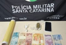 Flagrado antes da entrega, jovem é preso por tráfico de drogas em Pomerode