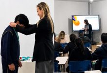Cerimônia em Timbó homenageia estudantes medalhistas da OBMEP e professor premiado em SC