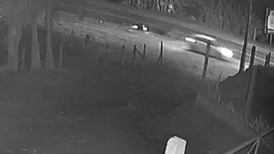 Motorista faz conversão em curva, atinge motociclista e foge sem prestar socorro em Timbó