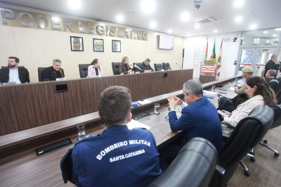 Novo modelo de segurança nas escolas de Blumenau ganha reforço com vigilantes, Guarda Armada e Muralha Digital