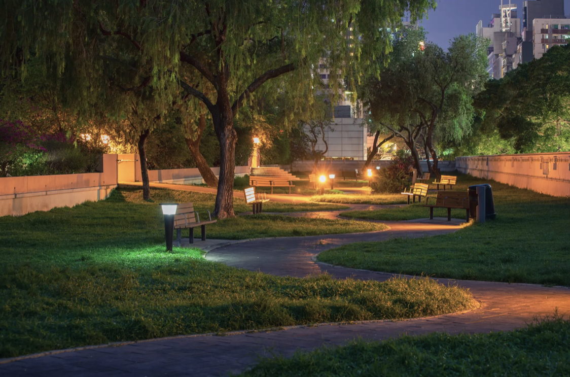 Decoração para área externa: como escolher a iluminação ideal para transformar o ambiente