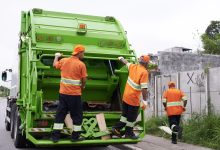 Nova regra limita transporte de garis no estribo e provoca debate entre trabalhadores