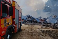 Incêndio de grandes proporções atinge empresa de pallets, destrói maquinários e depósito em Benedito Novo