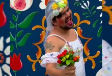Morador de Timbó completa álbum da Copa apenas com doações e cumpre promessa inusitada