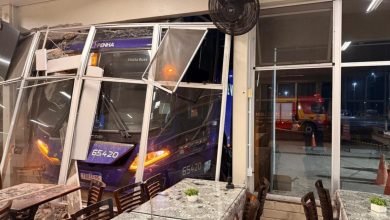 Gerente morre após ônibus invadir restaurante às margens da BR-116 em SC
