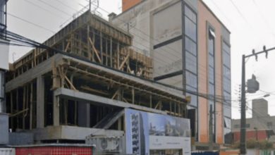 Elevador de prédio em obra despenca 8 metros e mata trabalhador de 57 anos em SC