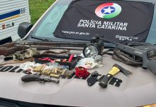 Suspeito de abuso contra adolescente morre em confronto com a PM após fugir para mata em Blumenau