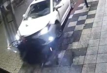 Motorista foge após dirigir na contramão e colidir contra estrutura em Blumenau