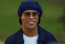 Ronaldinho Gaúcho pode quebrar aposentadoria aos 46 anos e voltar aos gramados em busca do 300º gol
