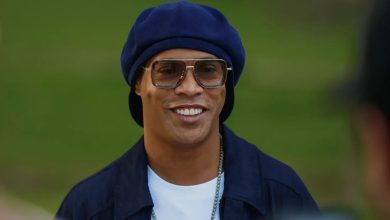 Ronaldinho Gaúcho pode quebrar aposentadoria aos 46 anos e voltar aos gramados em busca do 300º gol