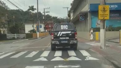 Denúncia de moradores expõe homem de 68 anos que teria voltado ao tráfico mesmo em prisão domiciliar em Blumenau