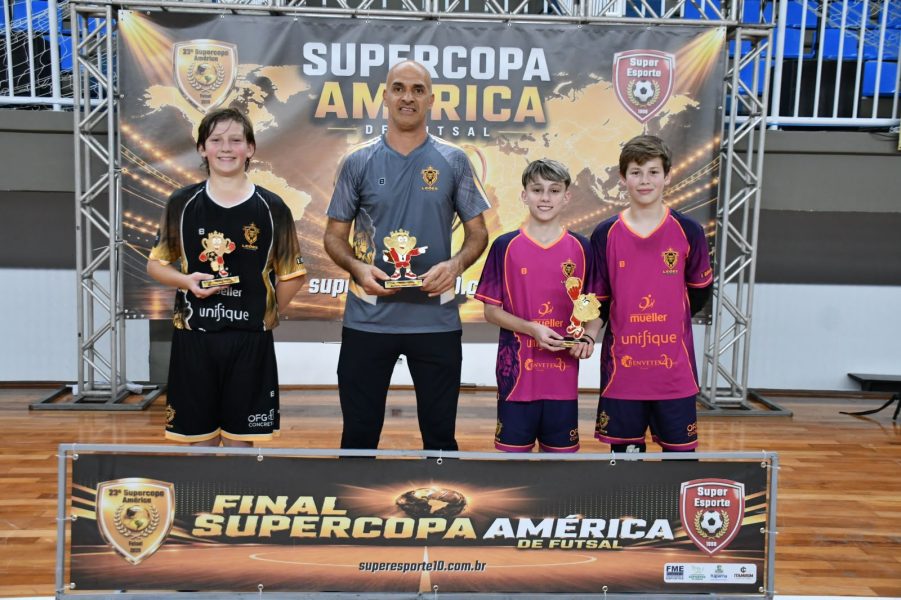 É campeão! Academia Leões leva Timbó ao topo da Supercopa América de Futsal Sub-13