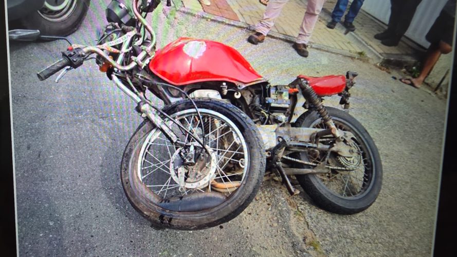 Motociclista de 46 anos morre após perder o controle da moto e colidir contra poste em Blumenau