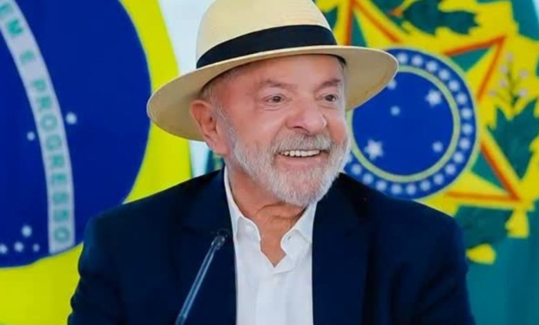 Lula diz que 4º mandato será para mudar o Brasil e promete rever emendas parlamentares