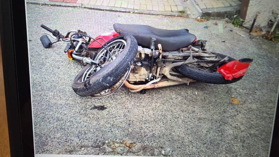 Motociclista de 46 anos morre após perder o controle da moto e colidir contra poste em Blumenau