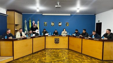 Câmara de Apiúna discute iluminação, atendimento a idosos e programa para talentos do município