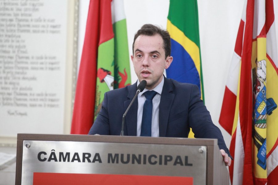 Fim de taxa para empresas? Vereador de Blumenau propõe acabar com cobrança anual e reduzir custos