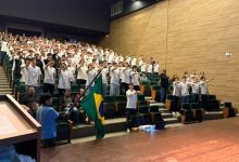 De frente para a Bandeira: 194 jovens participam de cerimônia de compromisso em Timbó