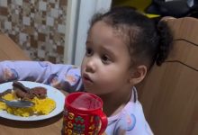 Menina ameaça trocar de pai após levar bronca e muda de ideia minutos depois
