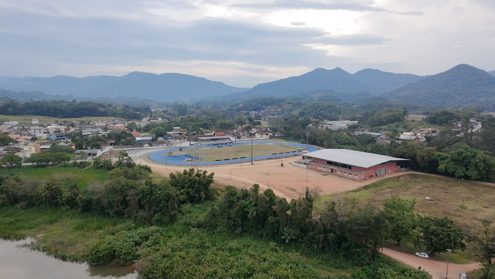 Reforma de complexo esportivo em Timbó terá nova licitação após rescisão de contrato