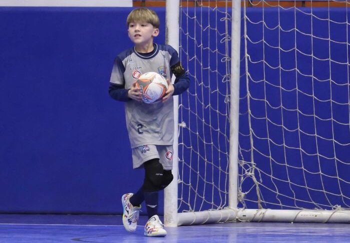 Aos 8 anos, goleiro de Timbó é convocado para disputar a Taça Brasil de Futsal Sub-8