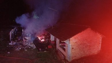 Incêndio destrói residência de 150 m² durante a madrugada em Doutor Pedrinho