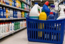 Alerta nas prateleiras: Anvisa proíbe 12 produtos de limpeza