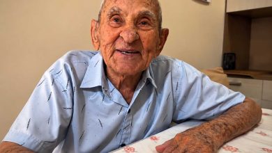 Neto do Vovô Anésio é criticado após usar vídeos do avô morto em campanha política
