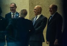 Em meio à crise no STF, Moraes aparece gargalhando após relatório envolvendo Vorcaro