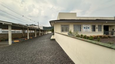 Aluno agride colega e é suspeito de levar faca para ameaçá-lo em escola de Timbó