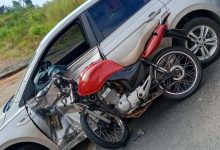 Motociclista fica gravemente ferido após colisão com carro na BR-470, em Indaial