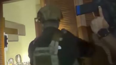 Jovem é encontrada em cativeiro a 260 km de distância após ser sequestrada em SC