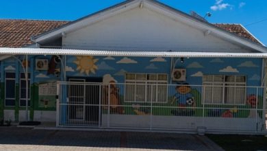 Pai encontra filho morto em creche após bebê se engasgar em SC