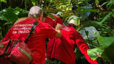 Homem de 58 anos fica ferido após queda de 6 metros em cachoeira de Ascurra