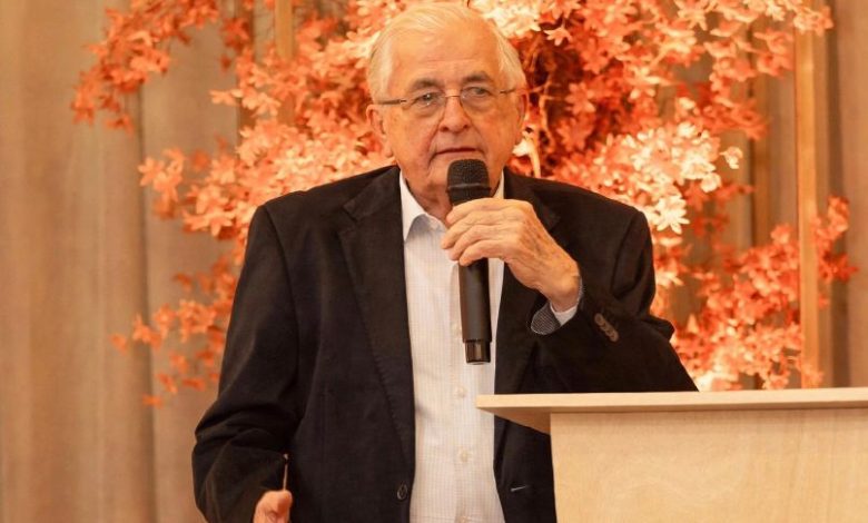 Adalberto Roeder recebe título de cidadão honorário por quase 50 anos de dedicação a Timbó