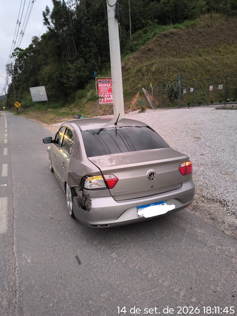 Três veículos envolvidos e uma morte: colisão deixa motociclista morto em Brusque
